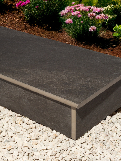 Lava Nero Bullnose