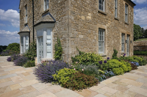 Melton Fossil Mint Premium Indian Sandstone - Mixed Patio Pack - Riven - 15.5m2 - PALLET - Preview